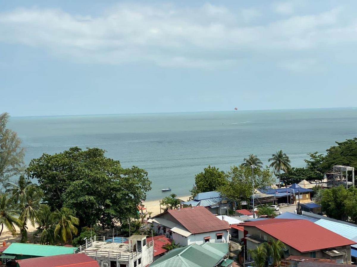 By The Sea Beachfront Penang Бату-Ферринги Экстерьер фото